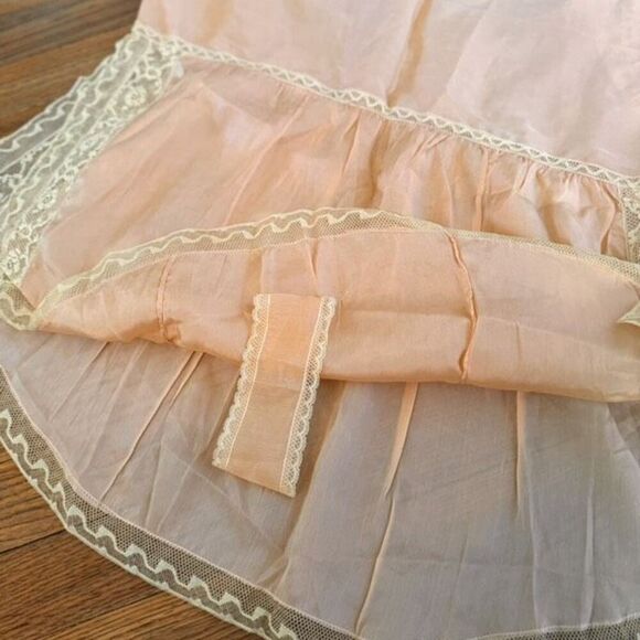 Vintage 1950’s Pink Silk Lace Romper Teddy Lingerie Size XL(40) - Picture 6 of 10